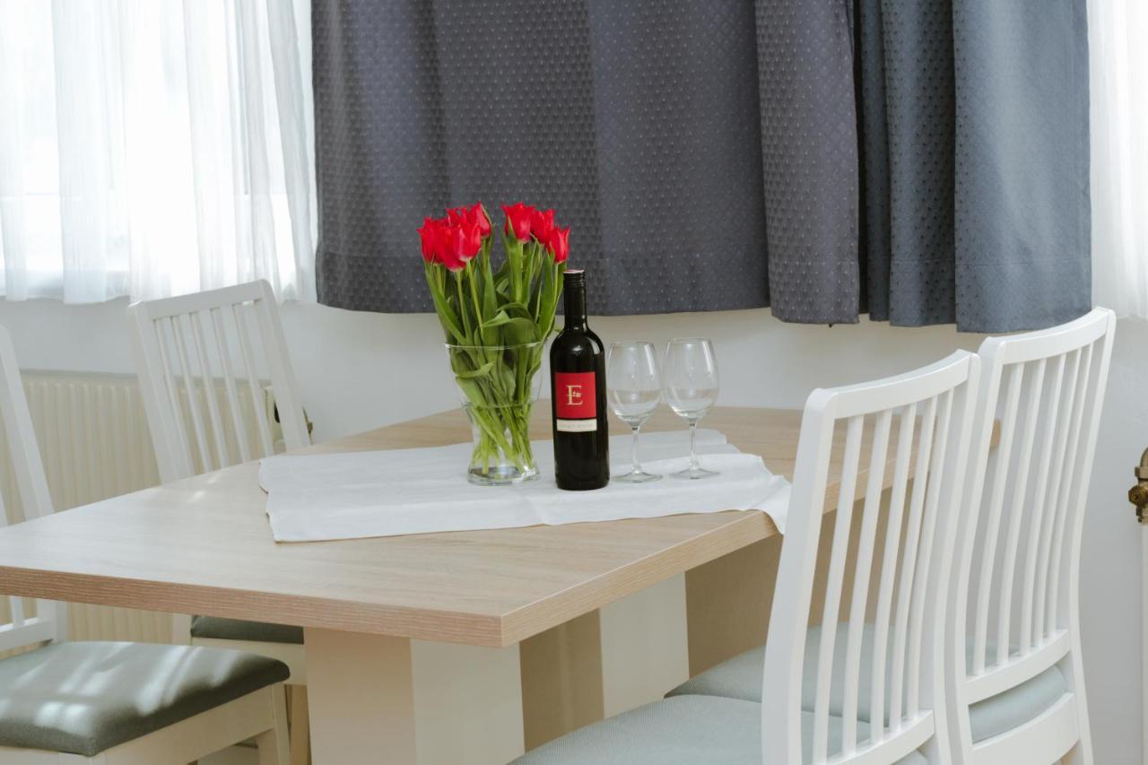 Ferienwohnung In Der Fussgaengerzone Gartenblick - Studio Apartment آيزنشتات المظهر الخارجي الصورة