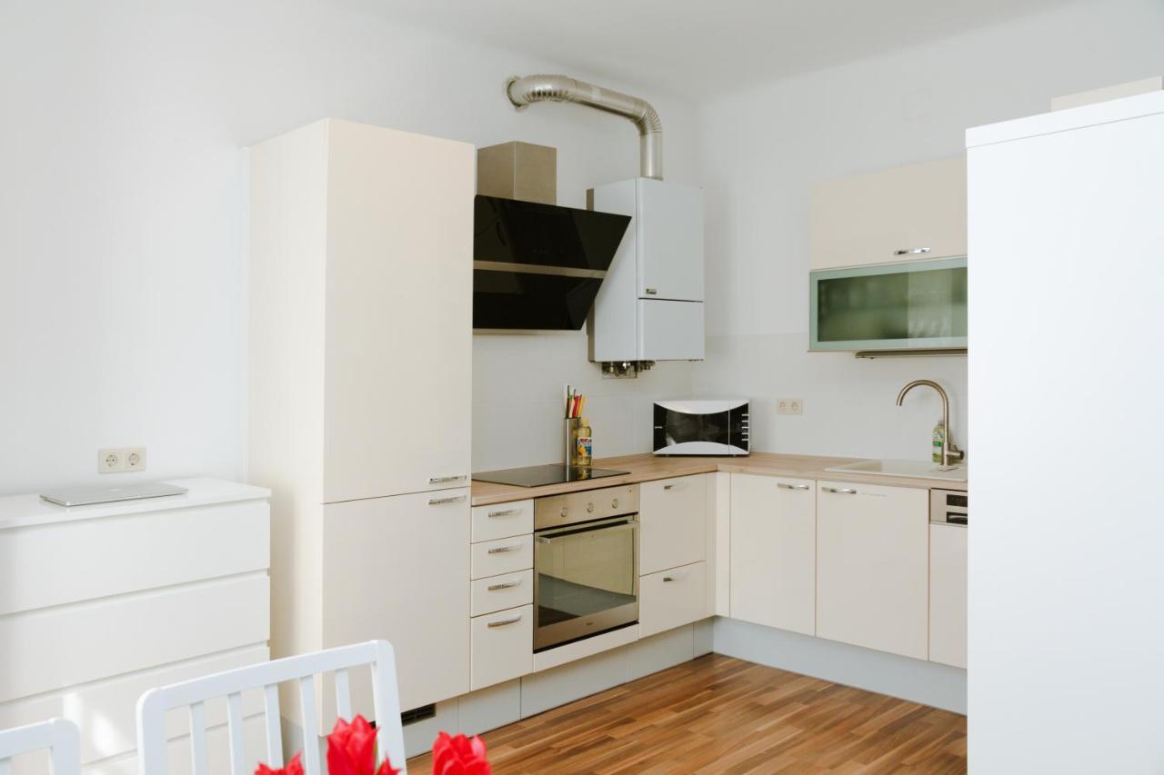 Ferienwohnung In Der Fussgaengerzone Gartenblick - Studio Apartment آيزنشتات المظهر الخارجي الصورة